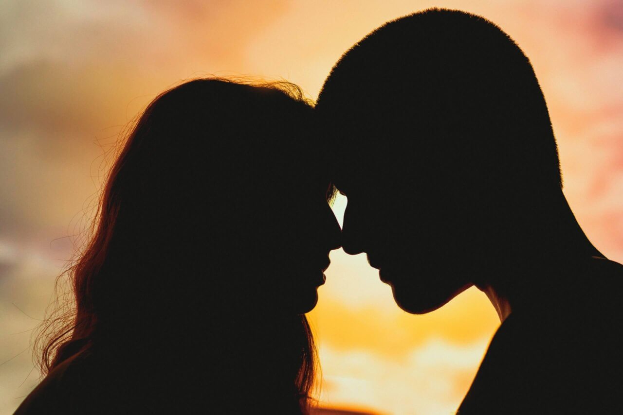 12 Definite Signs He Wants to Marry You & Be Yours